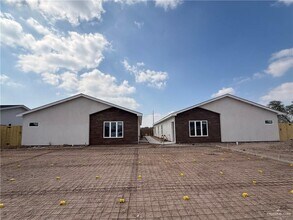 Building Photo - 2 S Chloe Ave