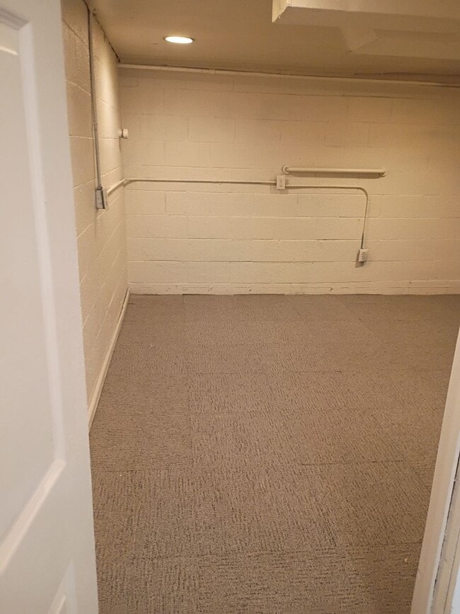 Foto del edificio - 7348-7348A W Medford Ave