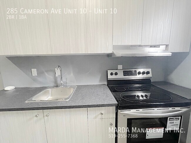 Building Photo - MODERN 2BED/1BATH APT NEAR U OF W + HYDRO!