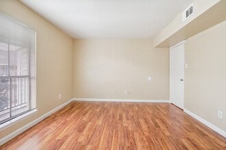 Building Photo - 12770 Rodeo Square Dr