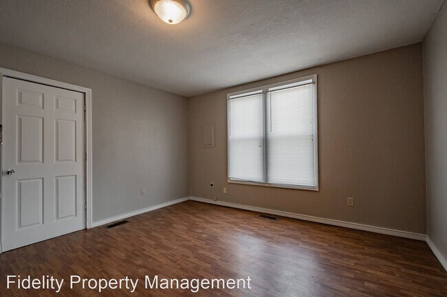 Building Photo - 2 br, 1 bath House - 1033 N. National