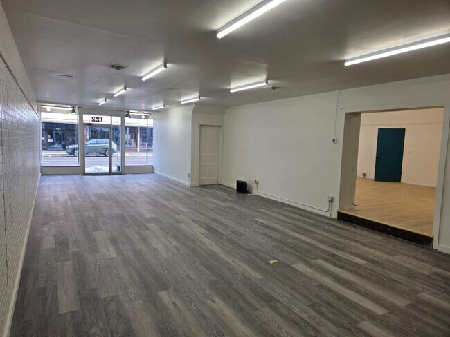 Foto del edificio - 122 S Water St