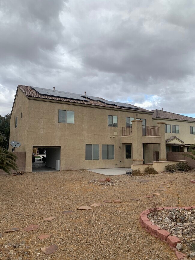 Foto del edificio - 1305 Crystal Rainey Ave