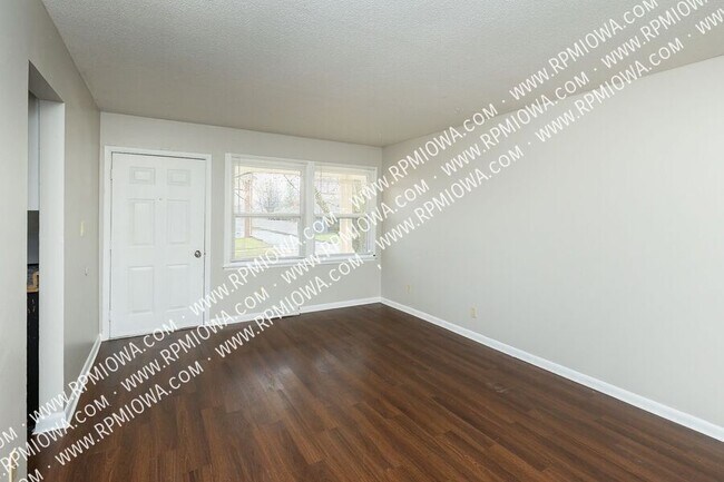 Foto del edificio - 312 NE Trilein Dr