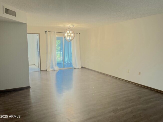 Foto del edificio - 9714 W Branding Iron Dr
