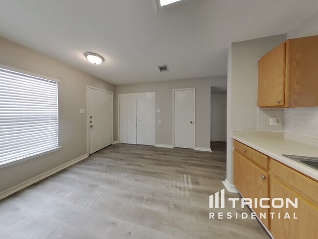 Building Photo - 10170 Paddlefish Creek
