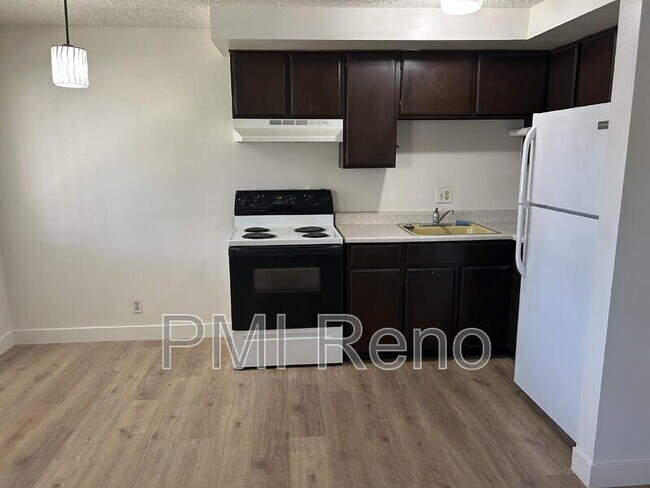 Foto del edificio - 372 La Rue Ave