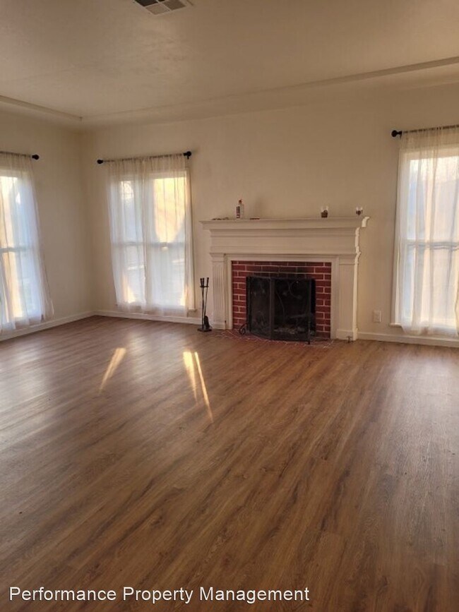 Building Photo - 3 br, 1.5 bath House - 348 Adams Street