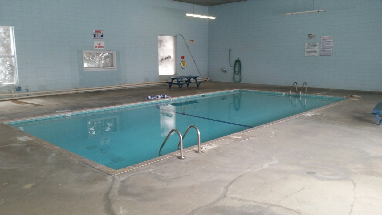 6425 W Norwich Ave, Greenfield, WI 53220 Apartments in Greenfield, WI