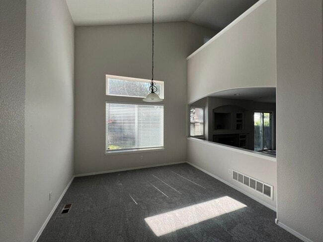 Building Photo - Spacious 4 Bedroom House in Firestone Avilable August!
