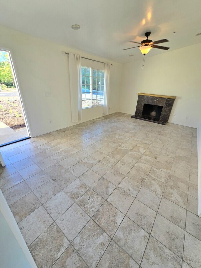 Foto del edificio - 14494 Cambridge St