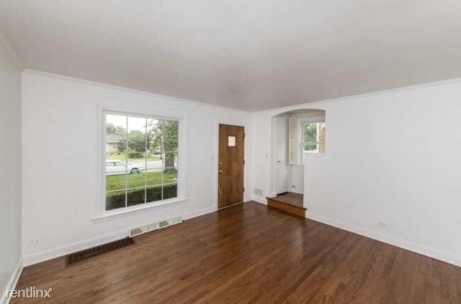 Foto del edificio - 7540 W Devon Ave