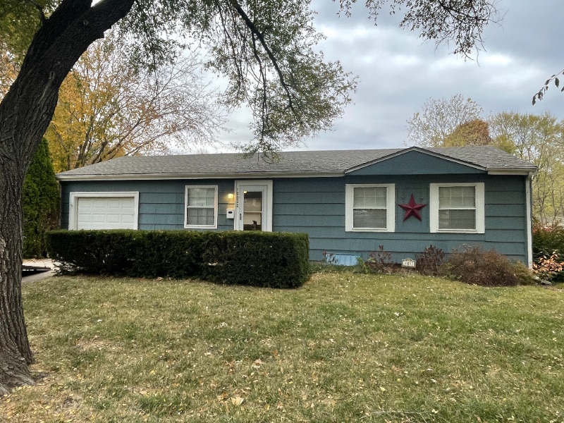 10033 Kessler St, Overland Park, KS 66212 House Rental in Overland