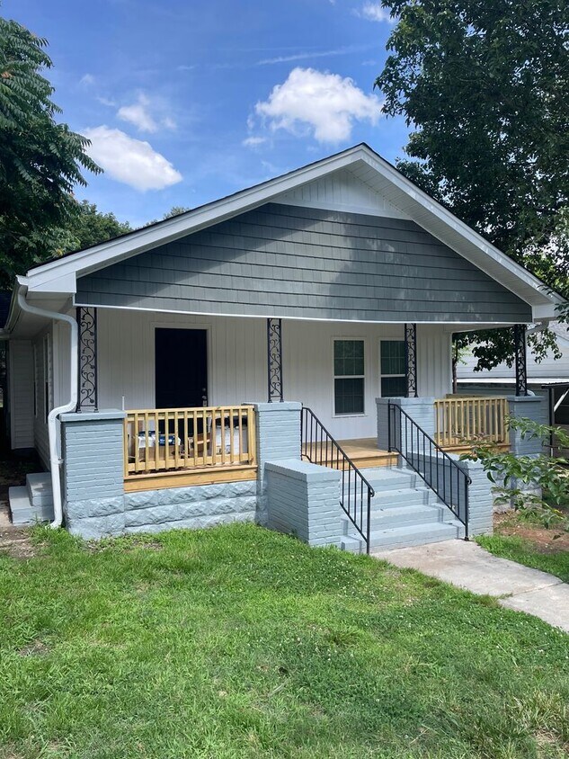 Primary Photo - 2805 Stockton St
