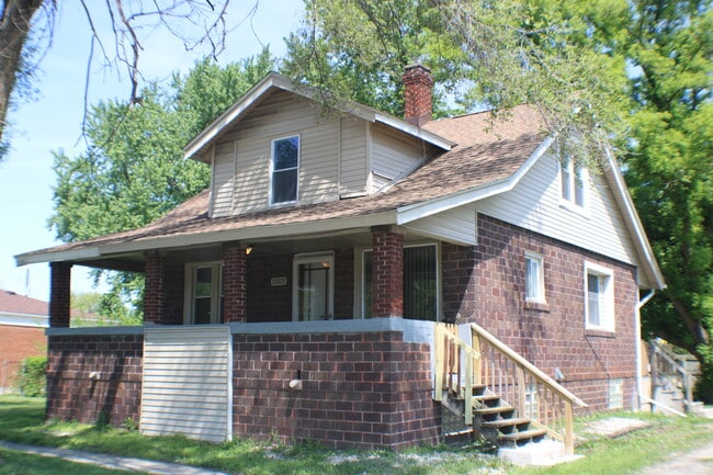 Building Photo - 13021 E 13 Mile Rd