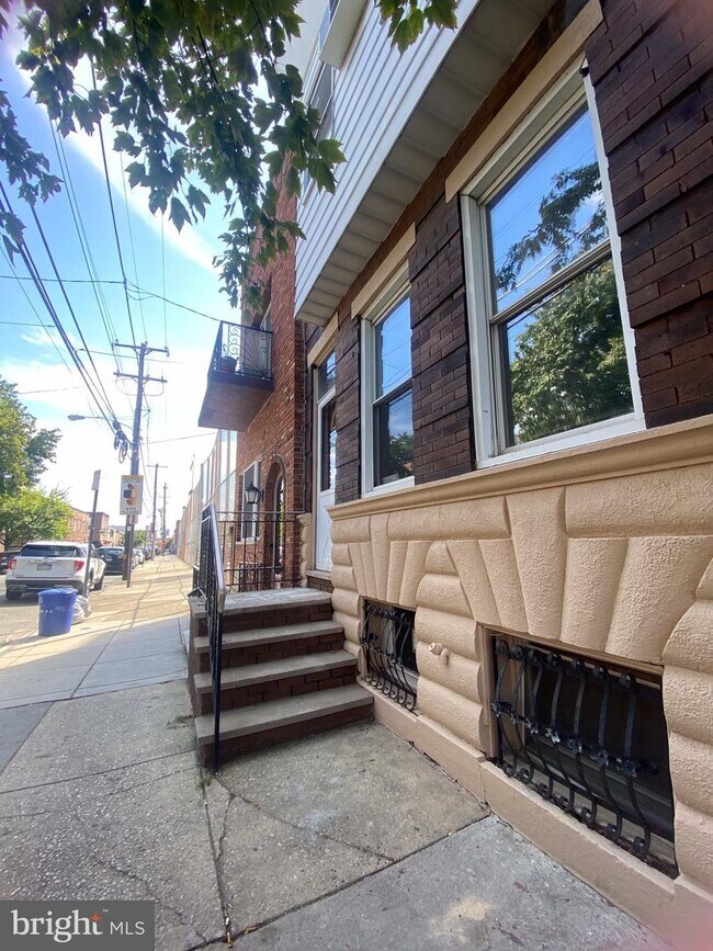 Building Photo - 234 Mifflin St