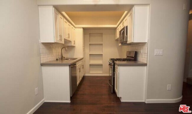 Foto del edificio - 10627 Moorpark St