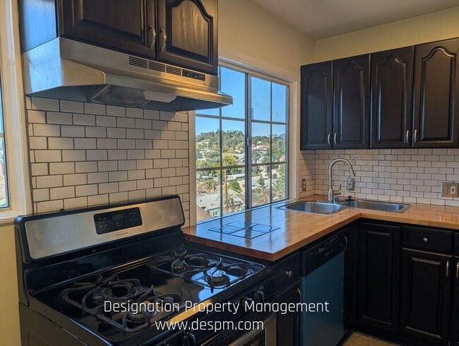 Building Photo - 6208-6212 Roy St