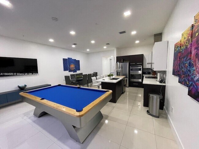 Foto del edificio - 6650 NW 104th Path