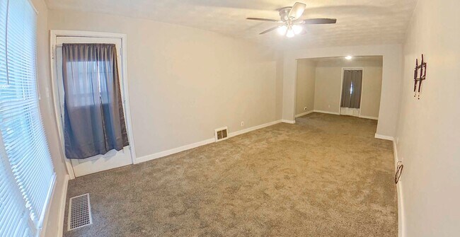 Foto del edificio - 3D Tour Available - Two Kitchens! + Fenced-in Yard + Patio & Fire Pit + Pet Friendly + Washer & D...