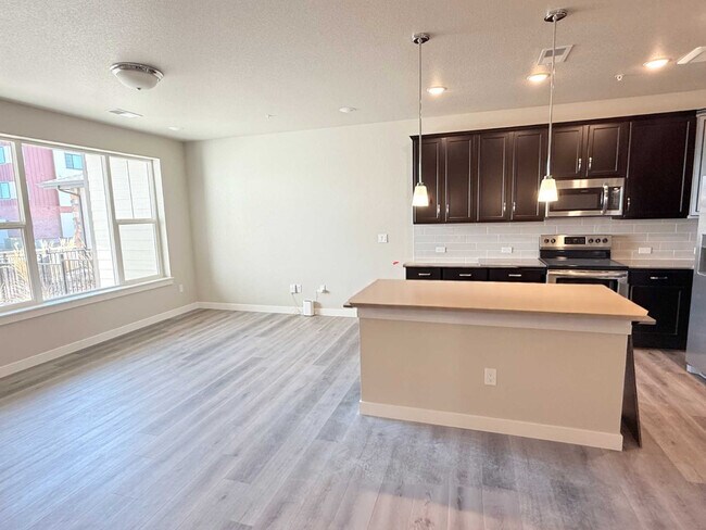 Foto del edificio - 914 Schlagel St