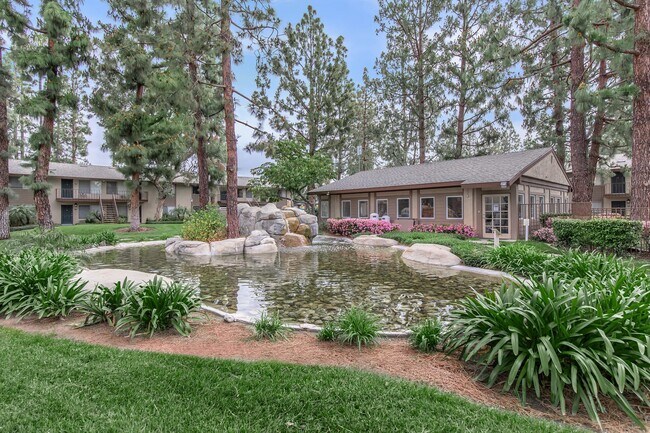 Foto del edificio - Wateridge Apartment Homes