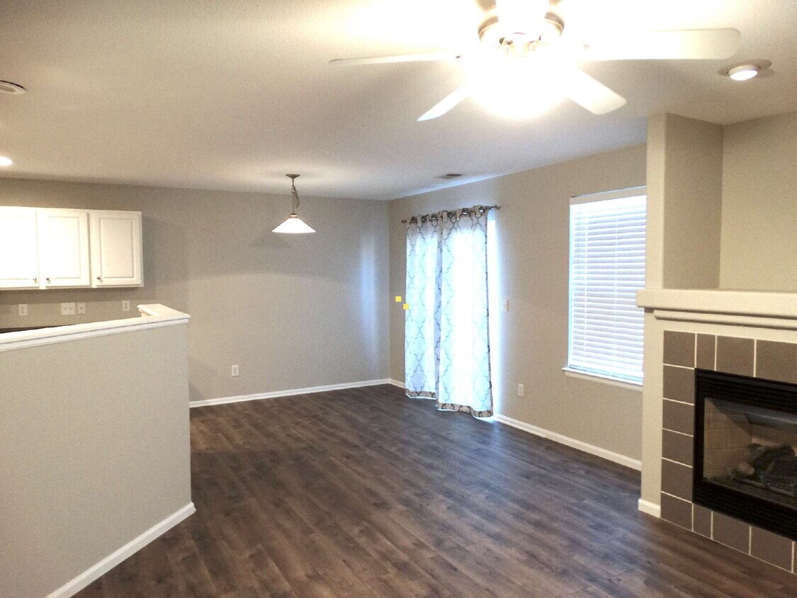 Fantastic Updated 3 Bed 2 Bath 2 Car Garage Duplex at Saddle Rock Ridge in Cherry Creek Schools!! - Fantastic Updated 3 Bed 2 Bath 2 Car Garage Duplex at Saddle Rock Ridge in Cherry Creek Schools!!