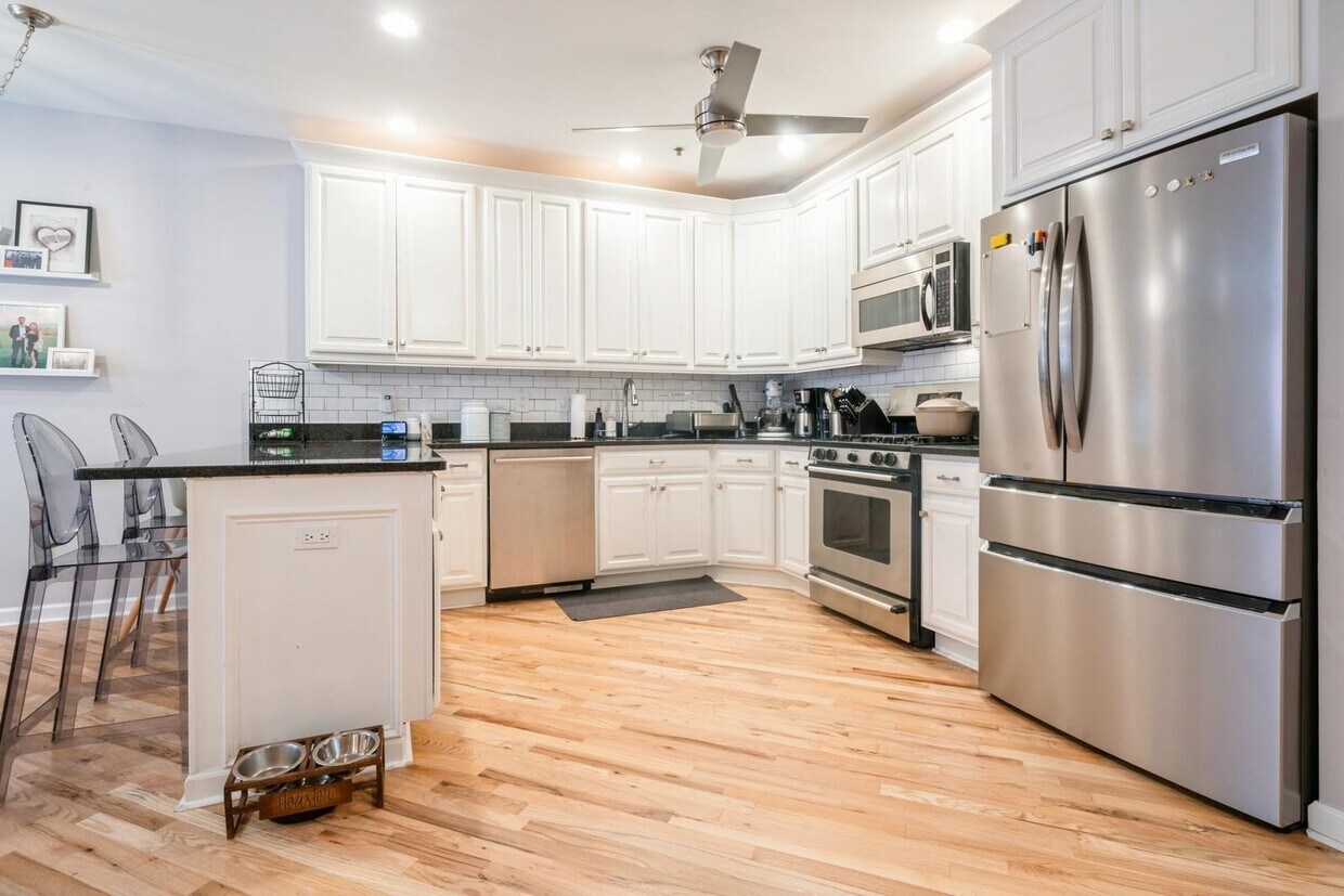Foto principal - 319 Grand St