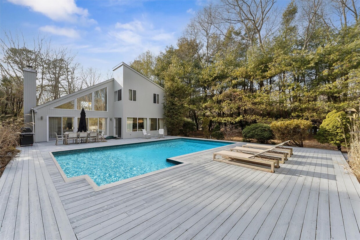 Foto principal - 24 Quogue Riverhead Rd