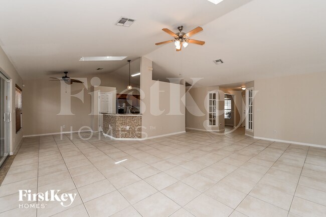 Building Photo - 2018 SW 31st Terrace
