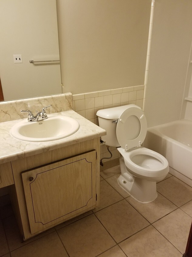 125 N River Rd, Mount Clemens, MI 48043 Apartments in Mount Clemens, MI