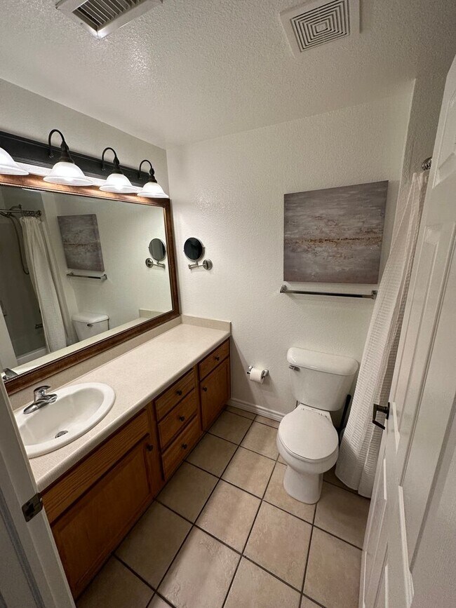 1 Bed 1 Bath located at Casa De Soledad! Condo for Rent in Las Cruces