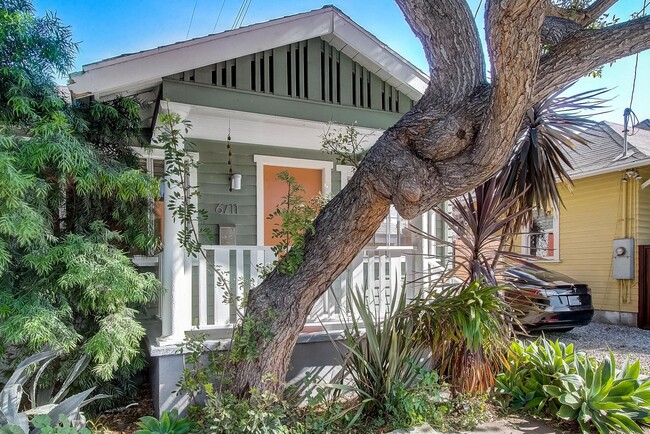 Foto del edificio - 6711 Leland Way