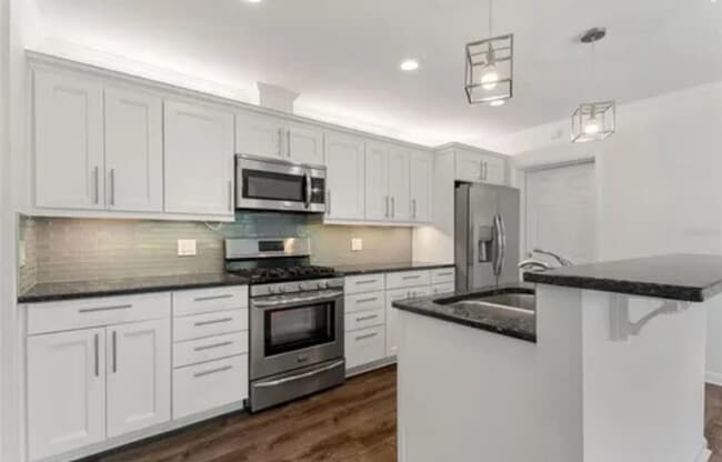 Foto del edificio - 755 Oleander Dr SE