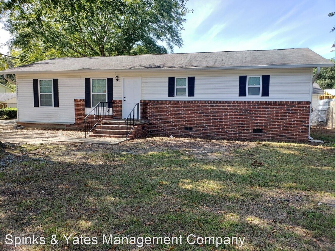 3 br, 1.5 bath House 508 S. 16th Avenue House Rental in AL