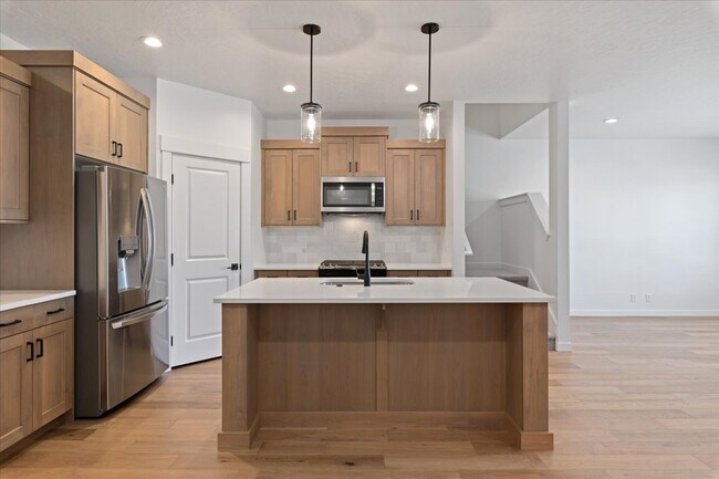 Building Photo - 11023 W Shelborne St