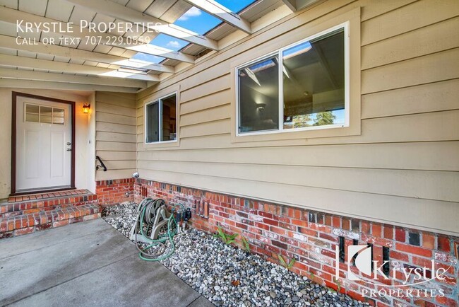 Building Photo - Wonderfully Spacious Home in East Vallejo