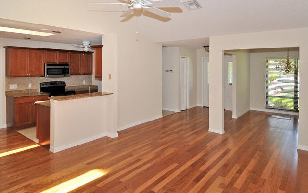 Foto del edificio - 4487 Trails Dr