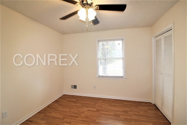 Building Photo - 301 Black Oak Rd