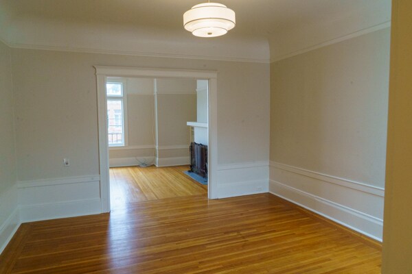 Large dining room connected to large dining room - 3018 Steiner St