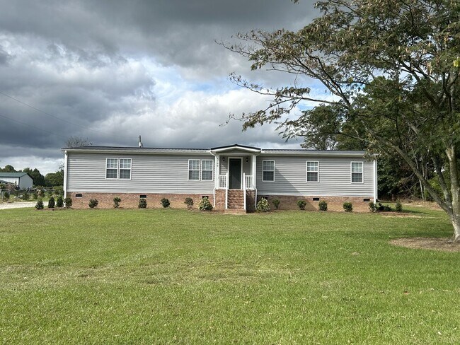 Foto del edificio - Home in quaint Bailey, NC