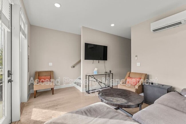 Foto del edificio - 3155 St Elmo Ave