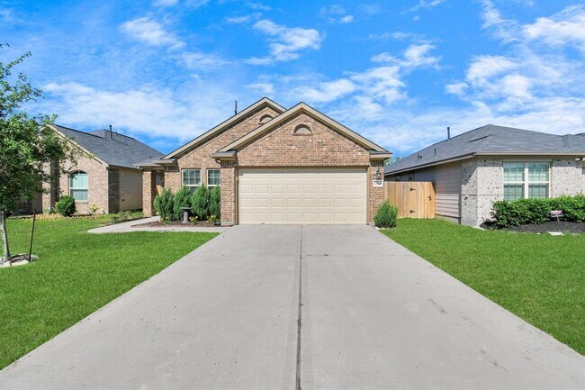 Building Photo - 7230 Victorville Dr