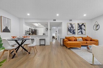 Interior Photo - Circle Sunrise
