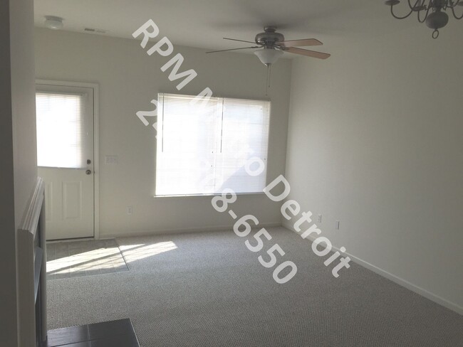 Building Photo - IMMEDIATE OCCUPANCY/ AWESOME CONDO!!!!