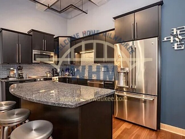 Foto del edificio - 239 E Chicago St