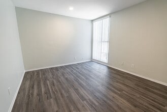 Interior Photo - 115 North Wetherly Drive