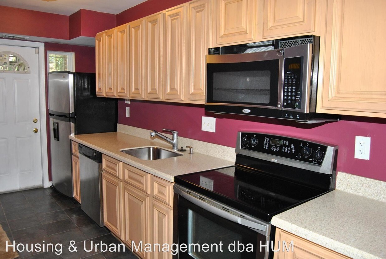 Primary Photo - 625A Chesapeake St SE