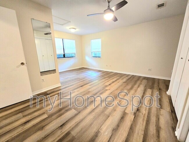 Building Photo - 909 Springbrook Ave