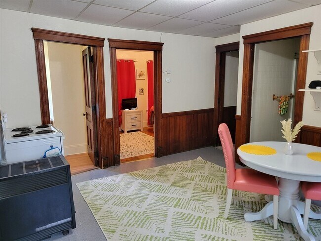 Building Photo - 85 Boyce St